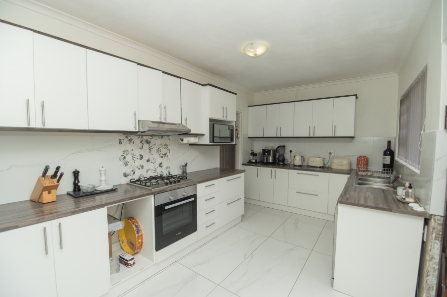 3 Bedroom Property for Sale in Sherwood Eastern Cape